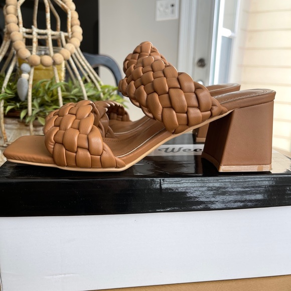 Braided Tan Heels {Size 7} - Picture 3 of 6